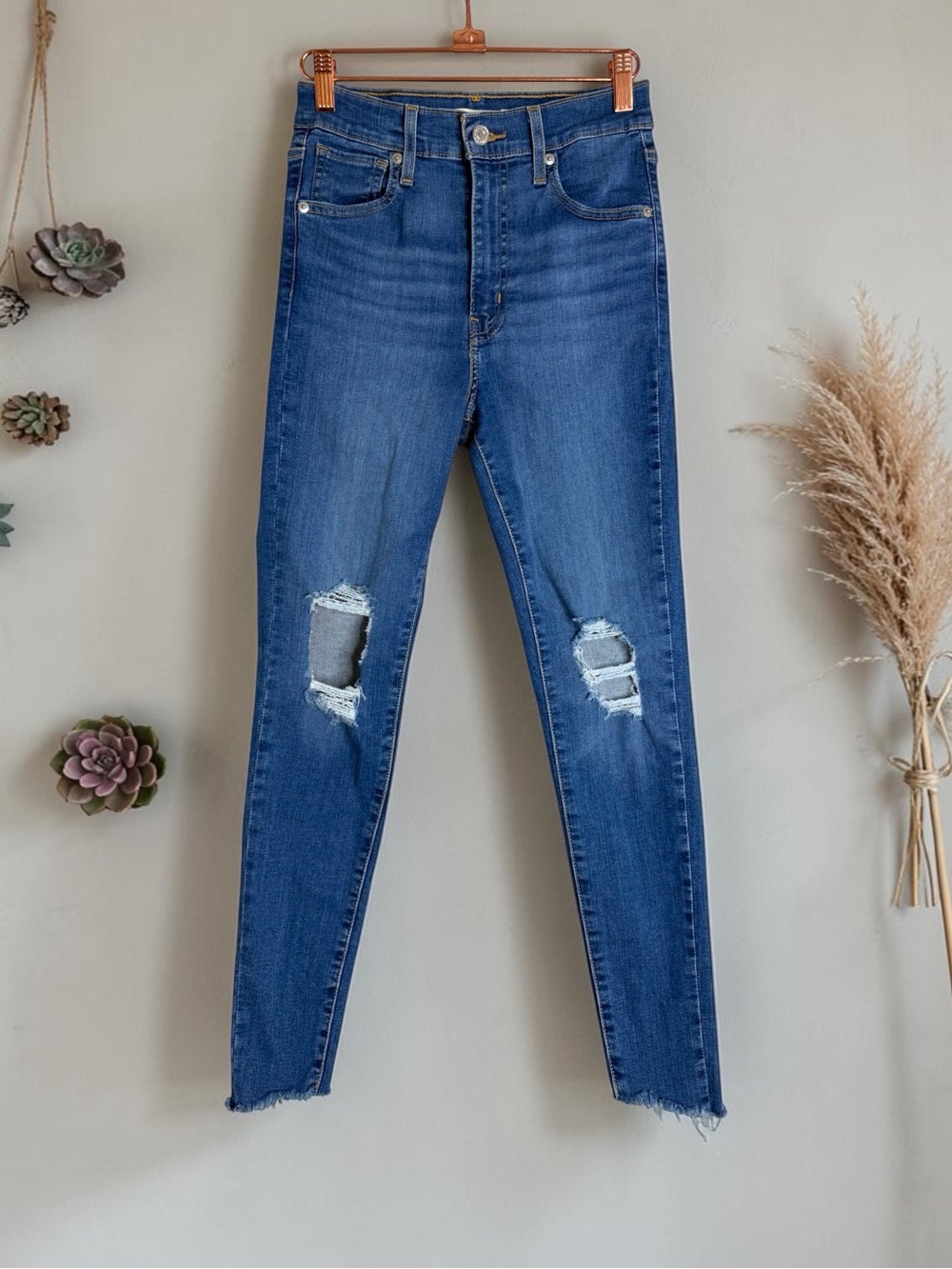 Levi's Mile High Super Skinny Jeans Medium Wash Distressed 22791-0103 Size 26